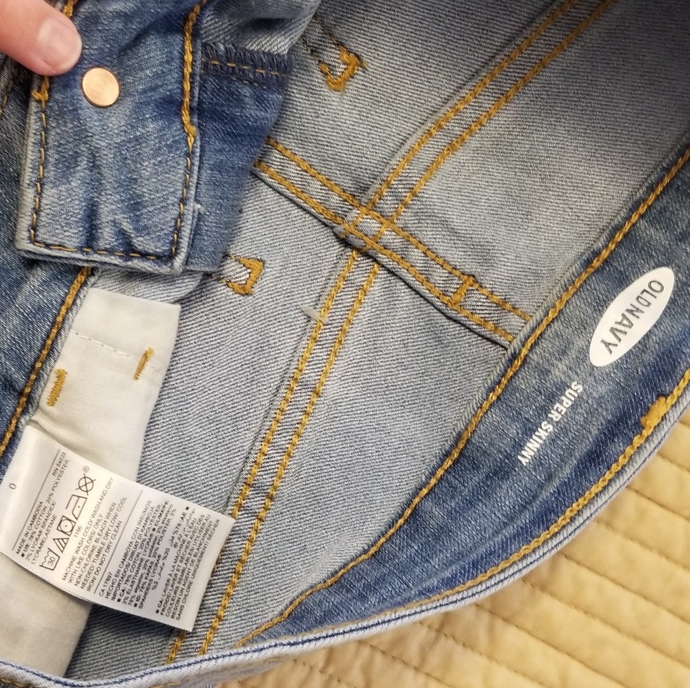 Brand new old navy  mid rise skinny jeans